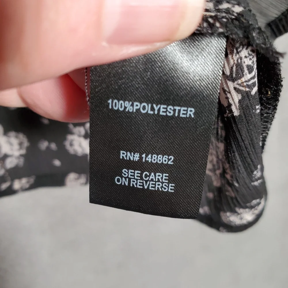 Torrid Top Womens 3X Black White Floral‎ Sheer Flutter Sleeve Flowy Dark Cottage - Picture 6 of 7